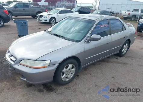 2000 Honda Accord 3.0 Ex from USA, damaged, VIN 1HGCG1657YA079580